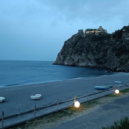 Casa Vacanze Margarita Sant'Alessio Siculo Bagian luar foto
