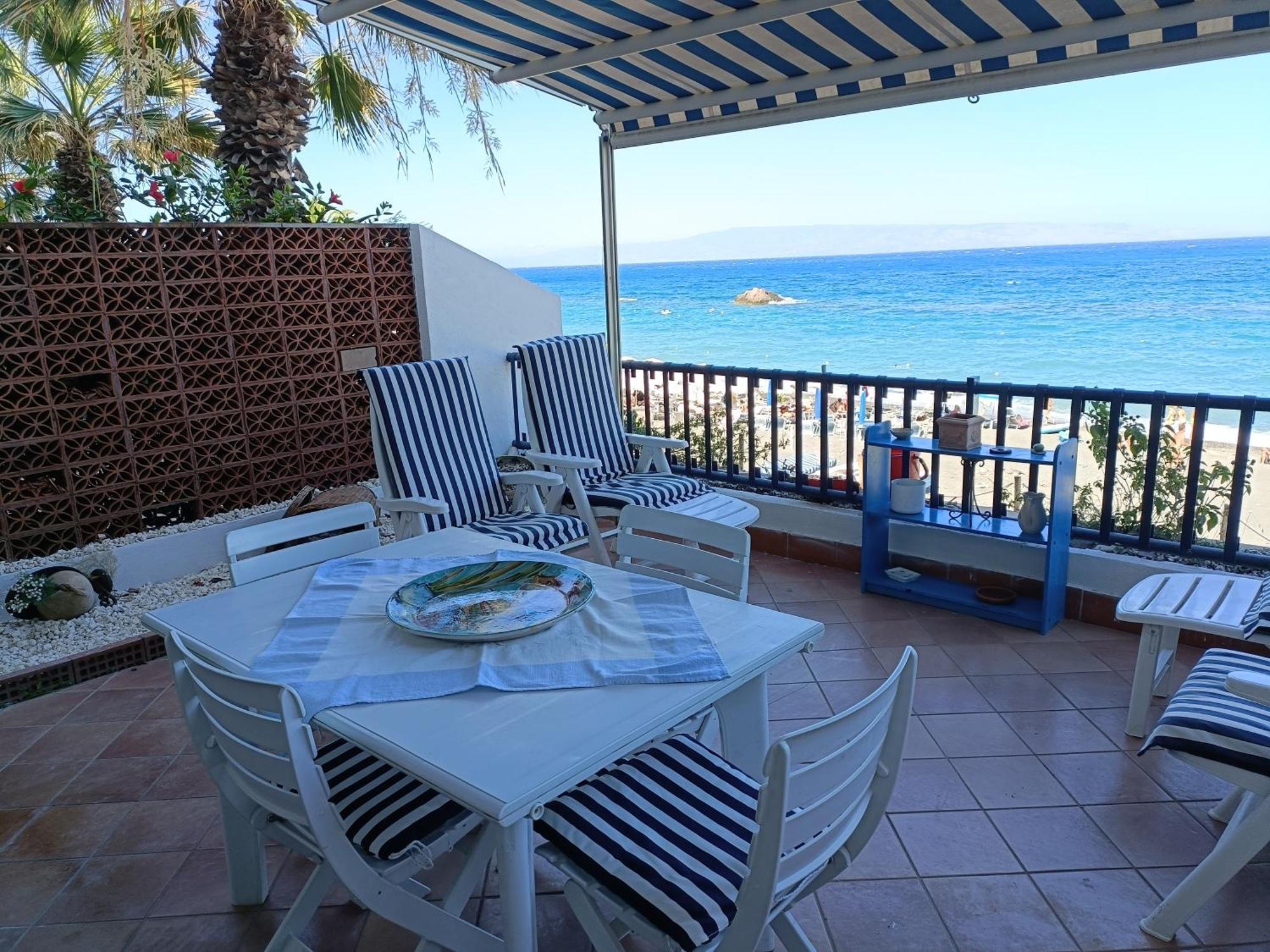 Casa Vacanze Margarita Sant'Alessio Siculo Bagian luar foto