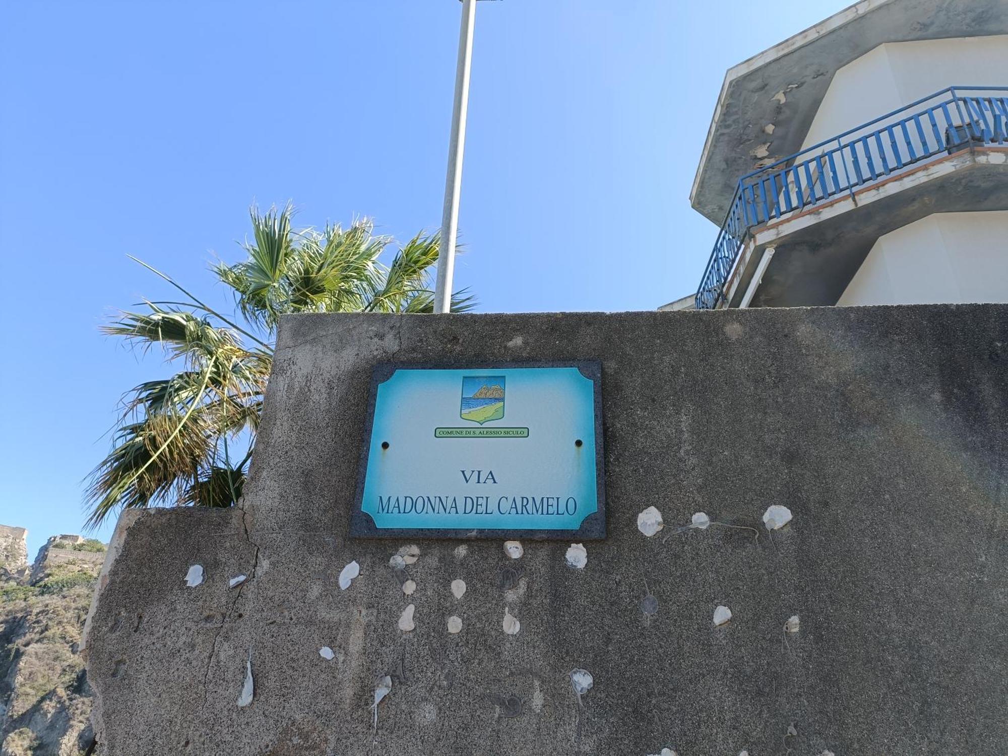 Casa Vacanze Margarita Sant'Alessio Siculo Bagian luar foto