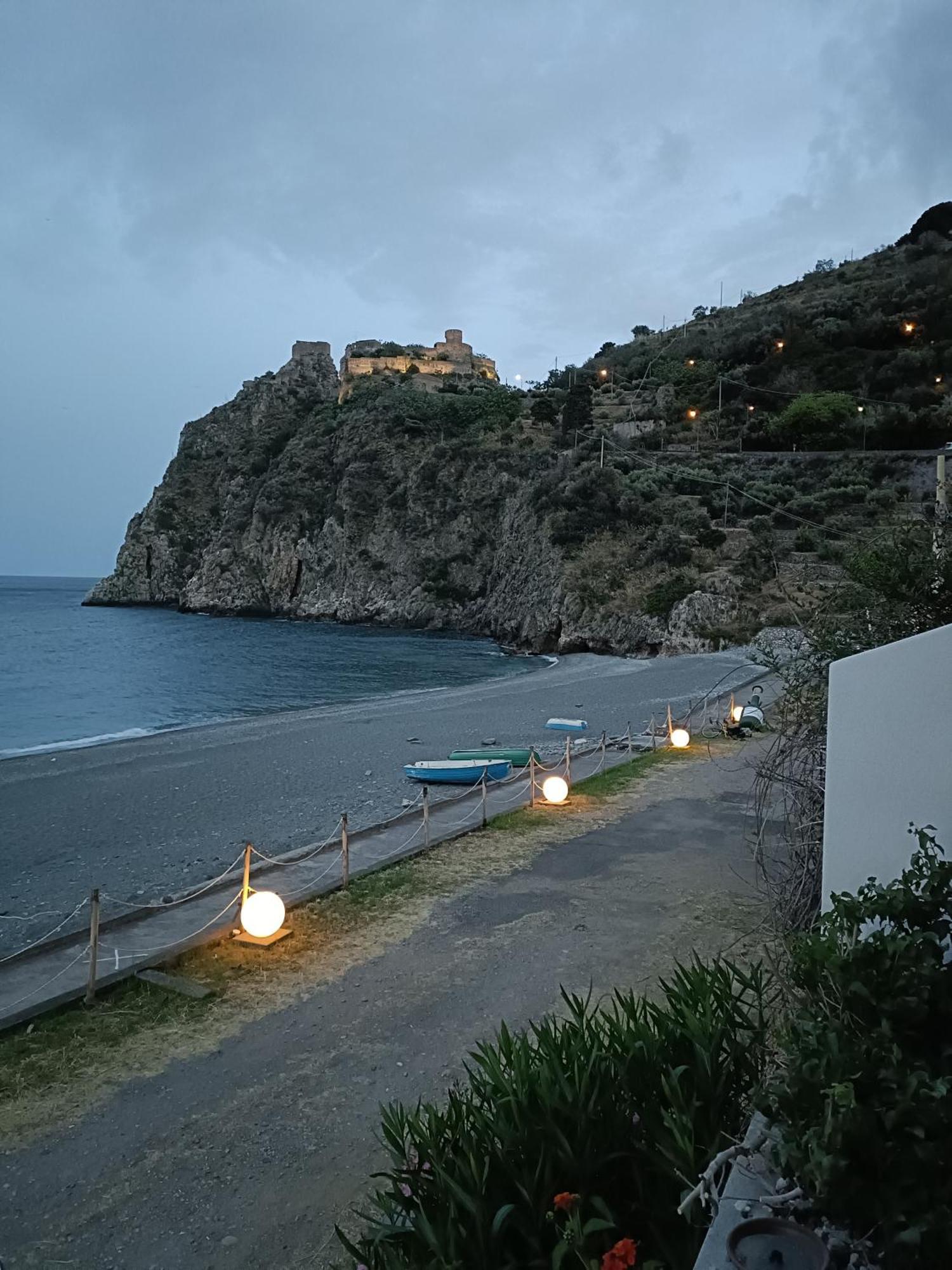 Casa Vacanze Margarita Sant'Alessio Siculo Bagian luar foto